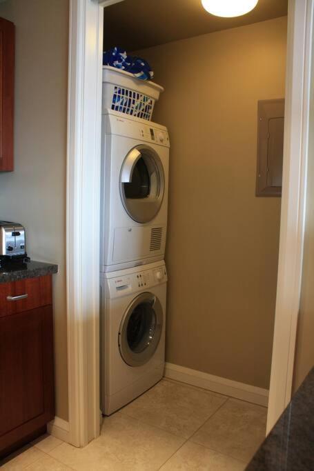 Ocean View One Bedroom At Honua Kai!! Лахайна Екстериор снимка