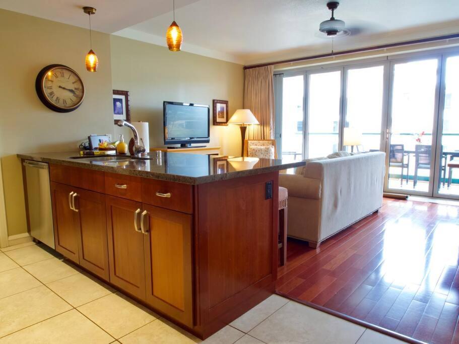 Ocean View One Bedroom At Honua Kai!! Лахайна Екстериор снимка